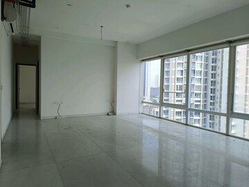 Room in 4 BHK Apartment at Indiabulls Blu, Worli – for Sale