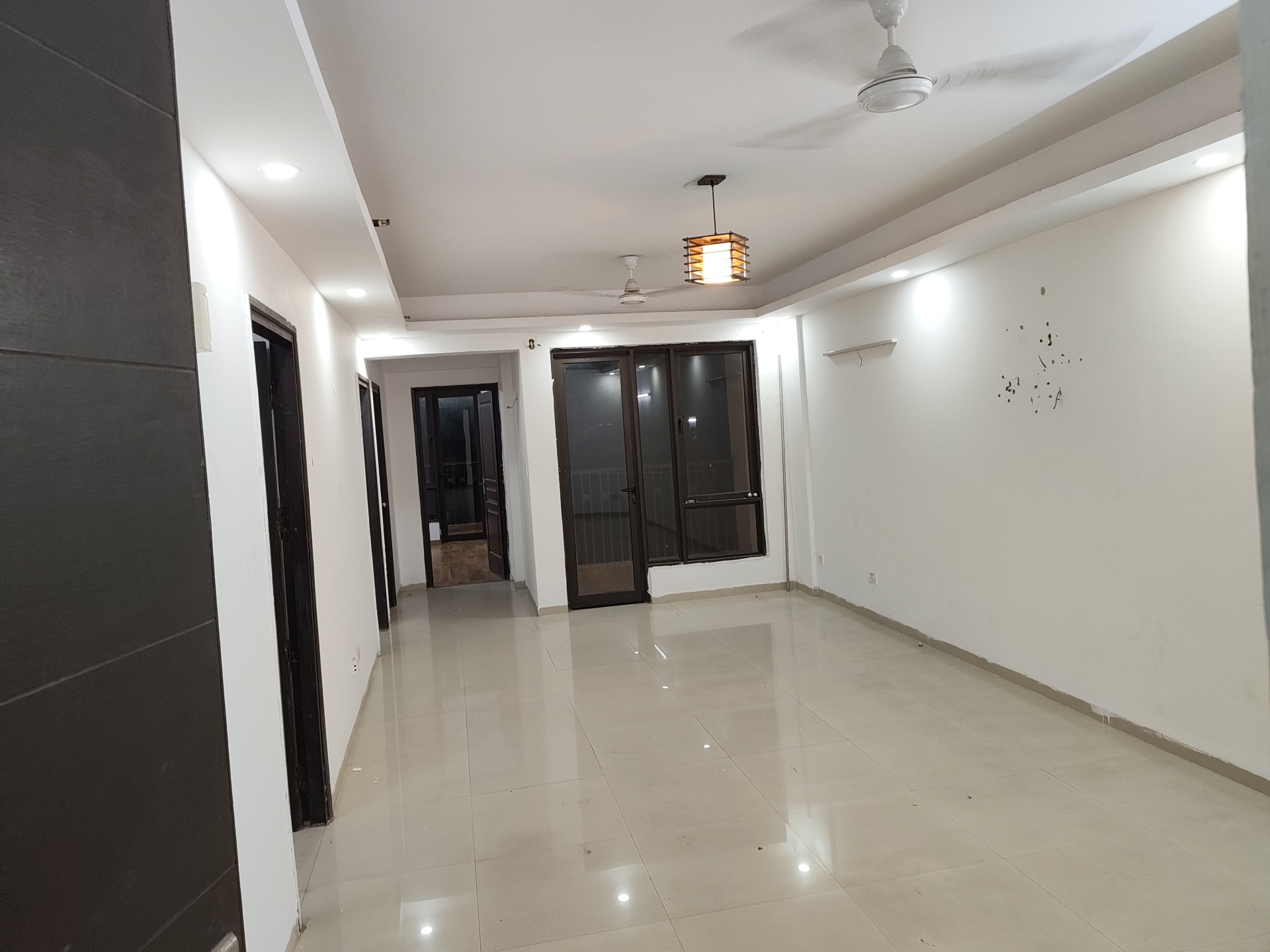 2 BHK Apartment For Rent in Logix Blossom County