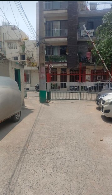1.5 BHK Apartment For Rent in RWA Chittaranjan Park Block R, Chittaranjan Park
