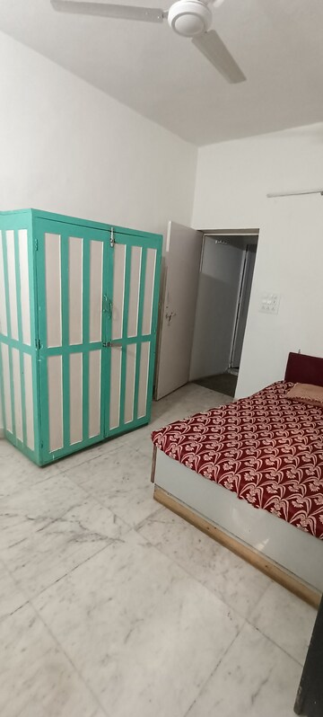 Bedroom in 1.5 BHK Apartment at RWA Chittaranjan Park Block R, Chittaranjan Park – for Rent