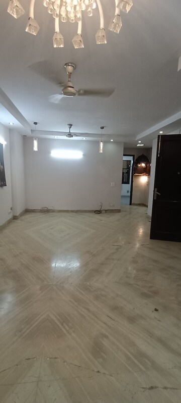 Room in 3.5 BHK Builder Floor at Kalkaji – for Rent