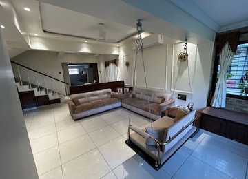 Living Room in 4 BHK Independent House at Tapi CHS, Vashi Sector 14 – for Sale