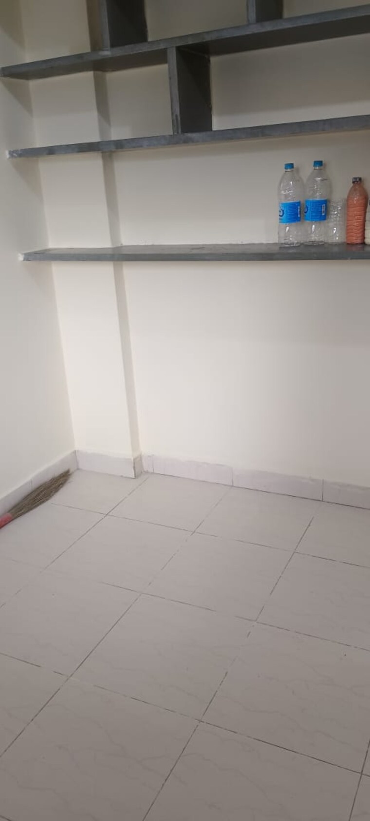 Room, dombivli west 1 Bedroom 550 Sq.Ft. Apartment In Dombivli West Thane 8759697