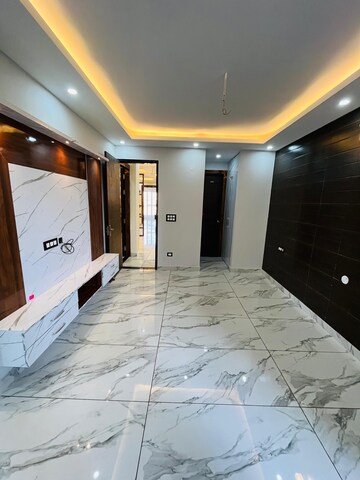 Building Lobby in 3 BHK Builder Floor at Gms Road – for Sale
