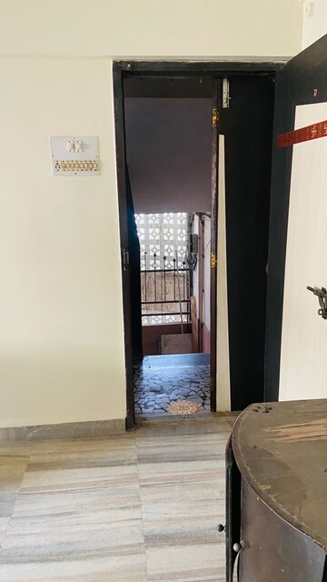 Room in 1 BHK Apartment at Kamala Vihar CHS, Kandivali West – for Rent