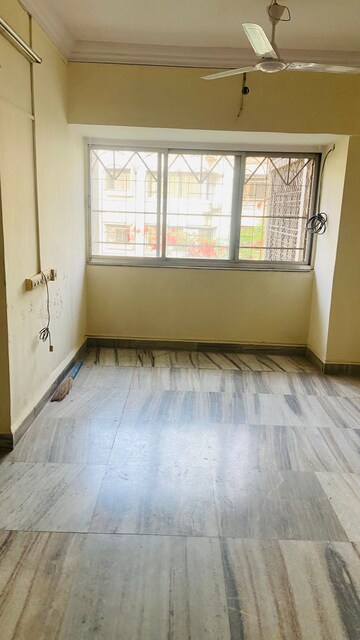 Room in 1 BHK Apartment at Kamala Vihar CHS, Kandivali West – for Rent