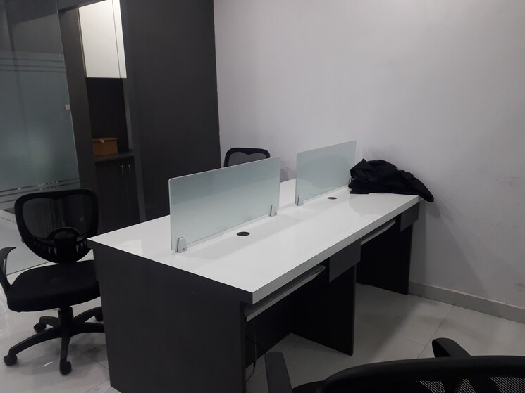 Team Area, netaji subhash place Commercial Office Space 600 Sq.Ft. In Netaji Subhash Place Delhi 8759736