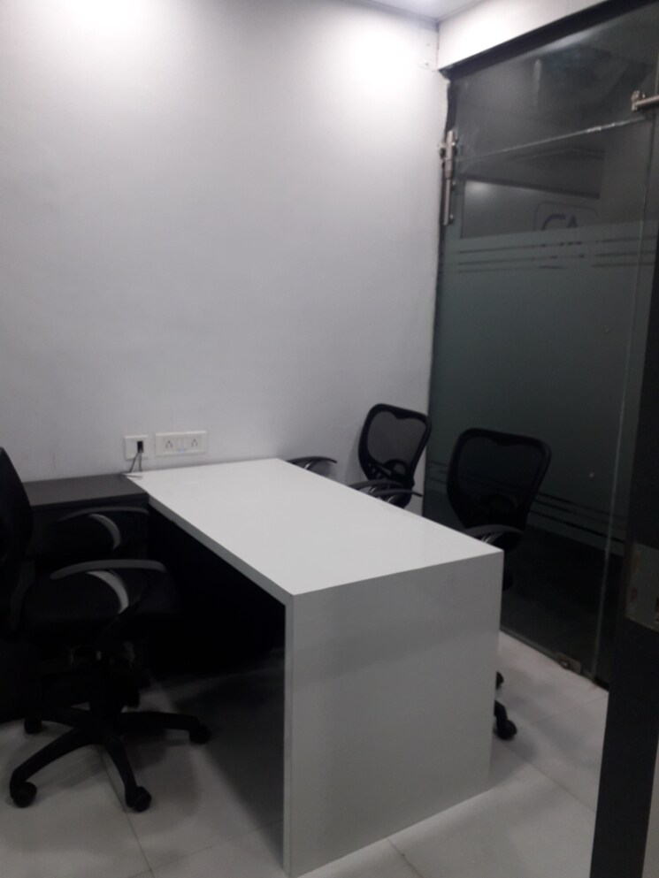 Team Area, netaji subhash place Commercial Office Space 600 Sq.Ft. In Netaji Subhash Place Delhi 8759736