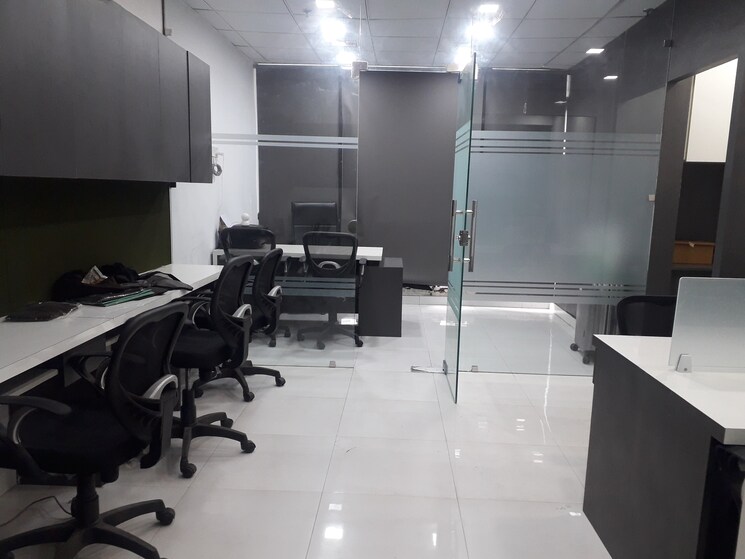 Team Area, netaji subhash place Commercial Office Space 600 Sq.Ft. In Netaji Subhash Place Delhi 8759736