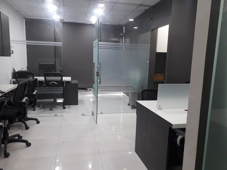 Team Area, netaji subhash place Commercial Office Space 600 Sq.Ft. In Netaji Subhash Place Delhi 8759736