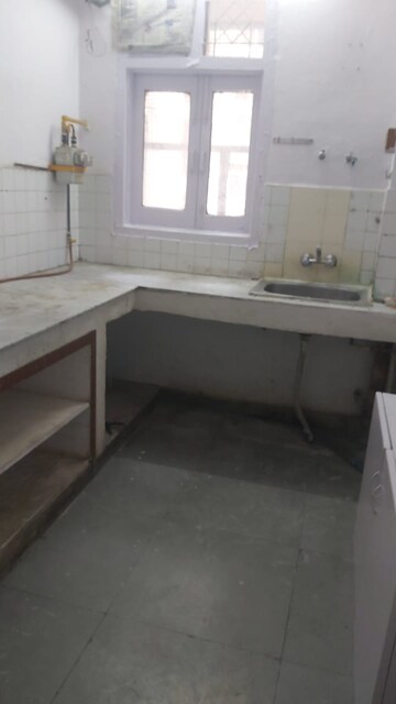 Kitchen in 1.5 BHK Builder Floor at Mayur Vihar – for Rent