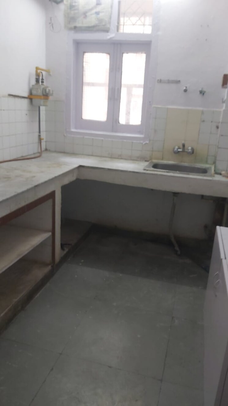 Kitchen, mayur vihar 1.5 Bedroom 550 Sq.Ft. Builder Floor In Mayur Vihar Delhi 8759742