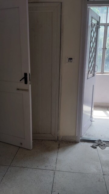 Building Lobby in 1.5 BHK Builder Floor at Mayur Vihar – for Rent