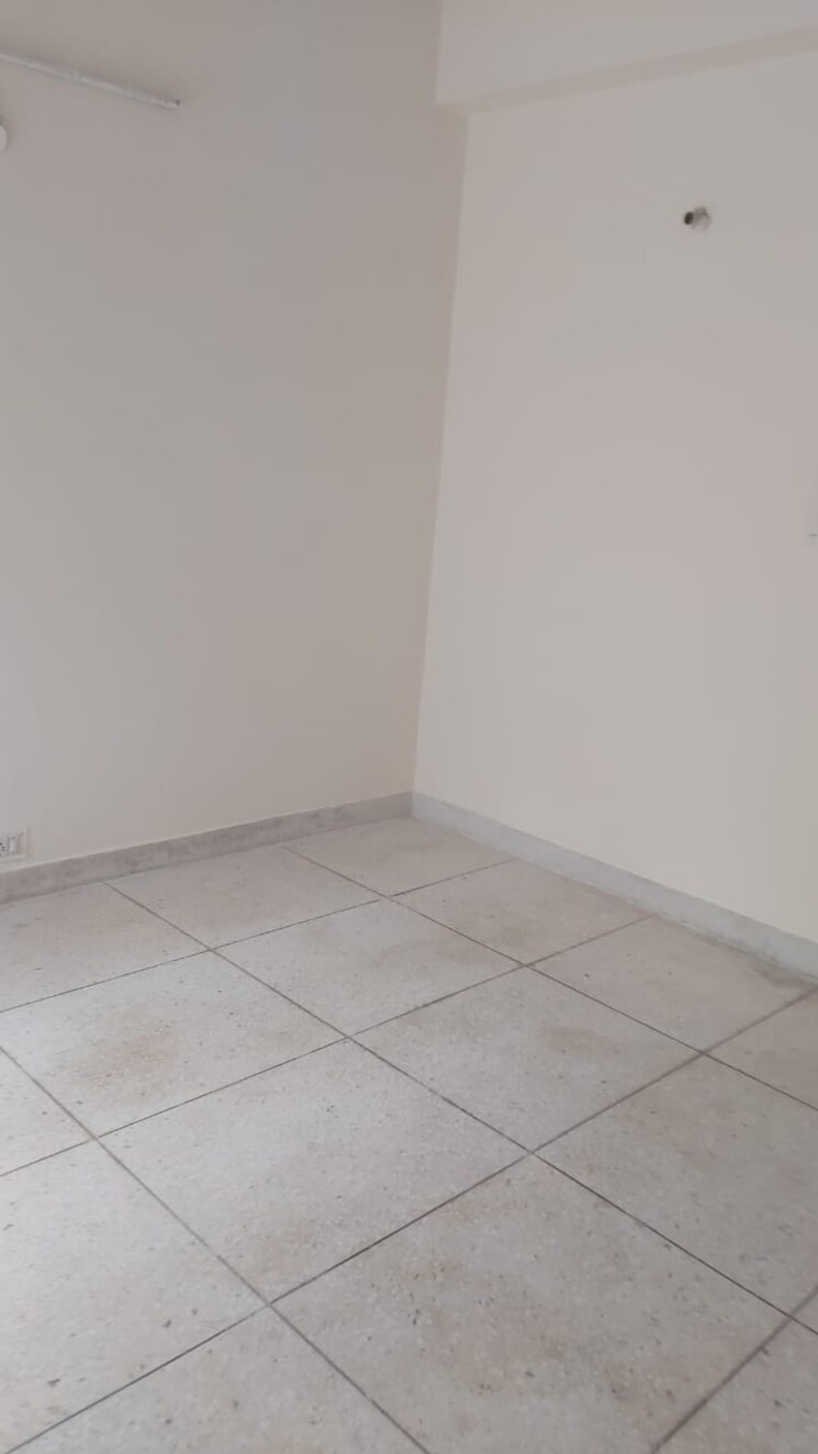 Room, mayur vihar 1.5 Bedroom 550 Sq.Ft. Builder Floor In Mayur Vihar Delhi 8759742