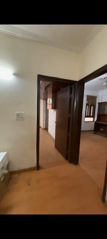Room in 3 BHK Apartment at Eros Garden – for Rent