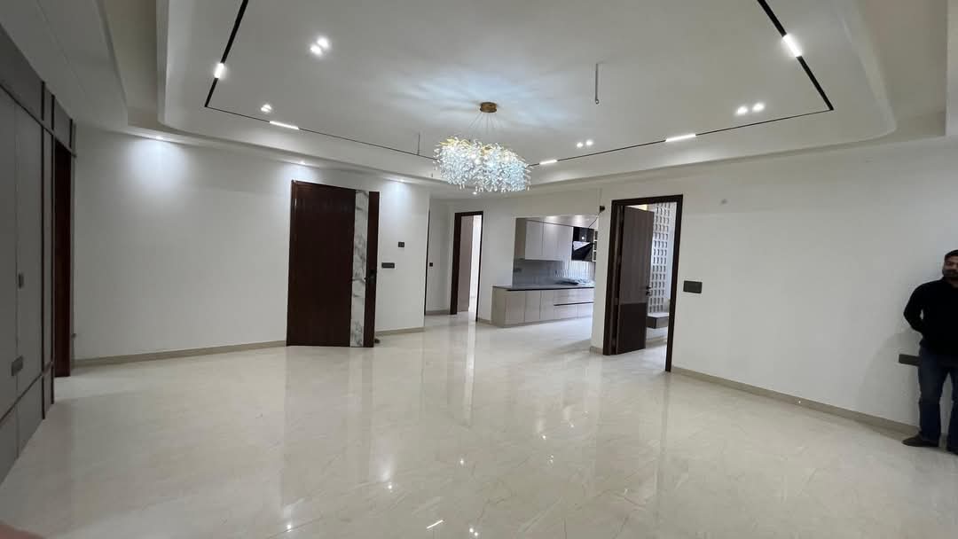 4 BHK + Pooja Room,Servant Room,Study Room Builder Floor For Sale in Ansal Api Versalia 2