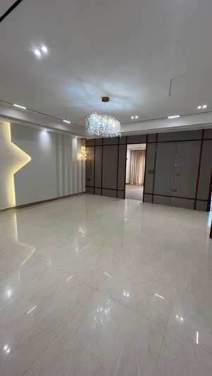 Room in 4 BHK Builder Floor at Ansal Api Versalia 2, Sector 67a – for Sale