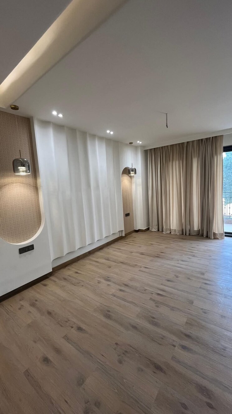 Room, ansal-api-versalia-2 4 Bedroom 300 Sq.Yd. Builder Floor In Sector 67a Gurgaon 8759751