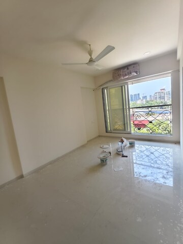 Room in 2 BHK Apartment at Seaking Prime Marina, Juhu – for Rent