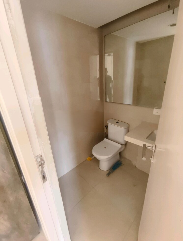 Bathroom, hiranandani-estate-rodas-enclave 3 Bedroom 1300 Sq.Ft. Apartment In Ghodbunder Road Thane 8759766