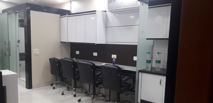 Team Area, netaji subhash place Commercial Office Space 750 Sq.Ft. In Netaji Subhash Place Delhi 8759768