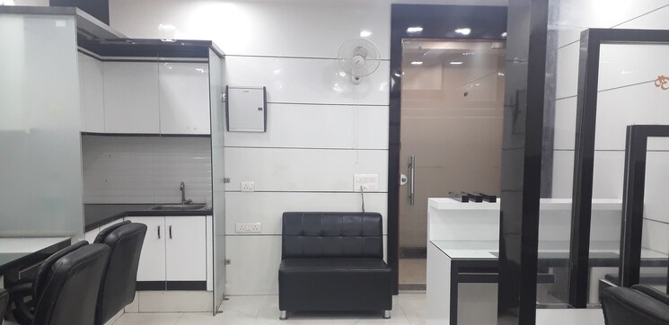 Bathroom, netaji subhash place Commercial Office Space 750 Sq.Ft. In Netaji Subhash Place Delhi 8759768
