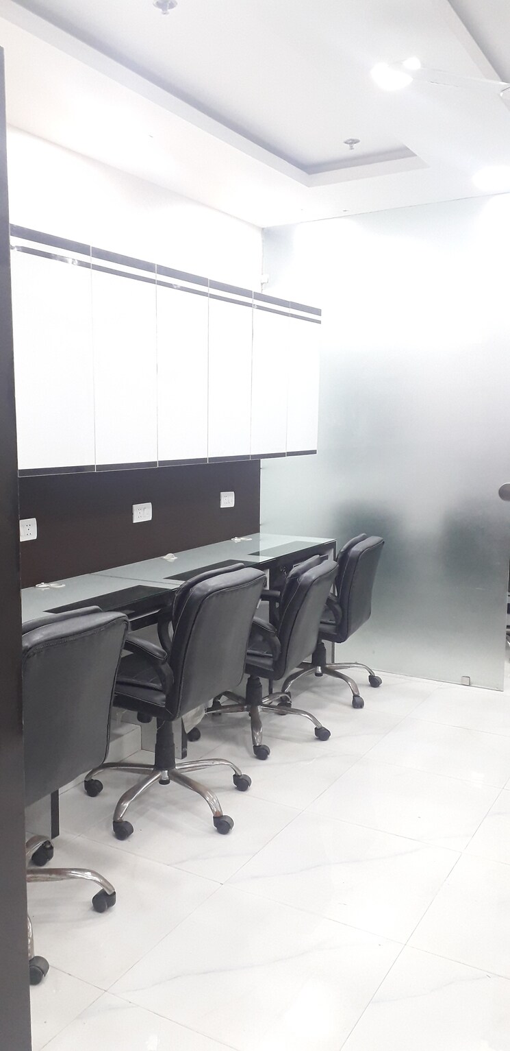 Team Area, netaji subhash place Commercial Office Space 750 Sq.Ft. In Netaji Subhash Place Delhi 8759768