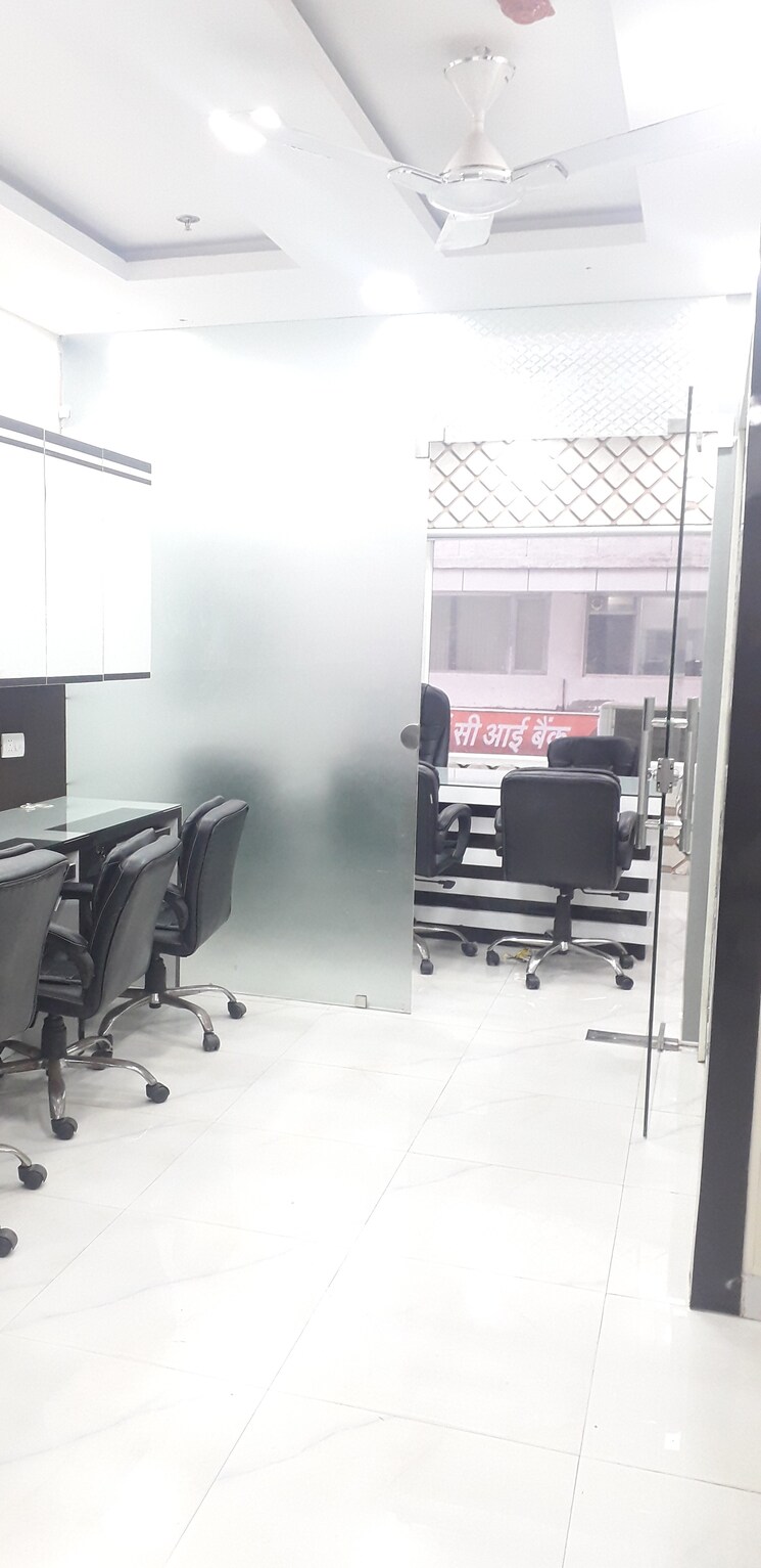 Team Area, netaji subhash place Commercial Office Space 750 Sq.Ft. In Netaji Subhash Place Delhi 8759768