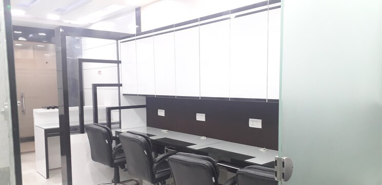 Team Area, netaji subhash place Commercial Office Space 750 Sq.Ft. In Netaji Subhash Place Delhi 8759768