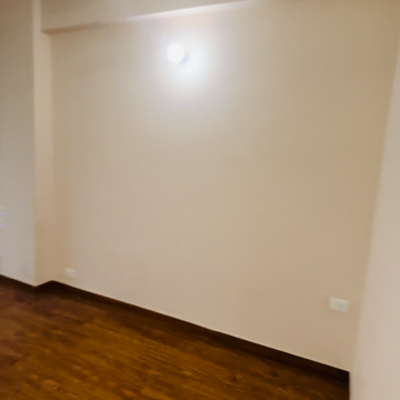 Room in 2 BHK Apartment at Amrapali Dream Valley, Amrapali Dream Valley – for Rent