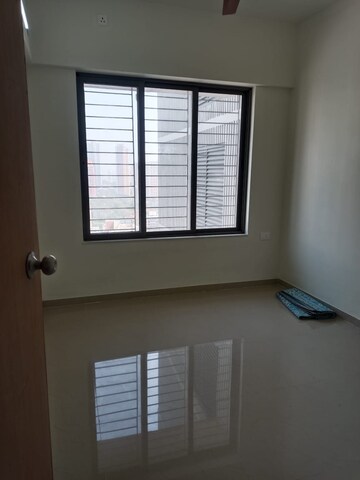 Room in 1 BHK Apartment at Lodha Vista, Lower Parel – for Rent