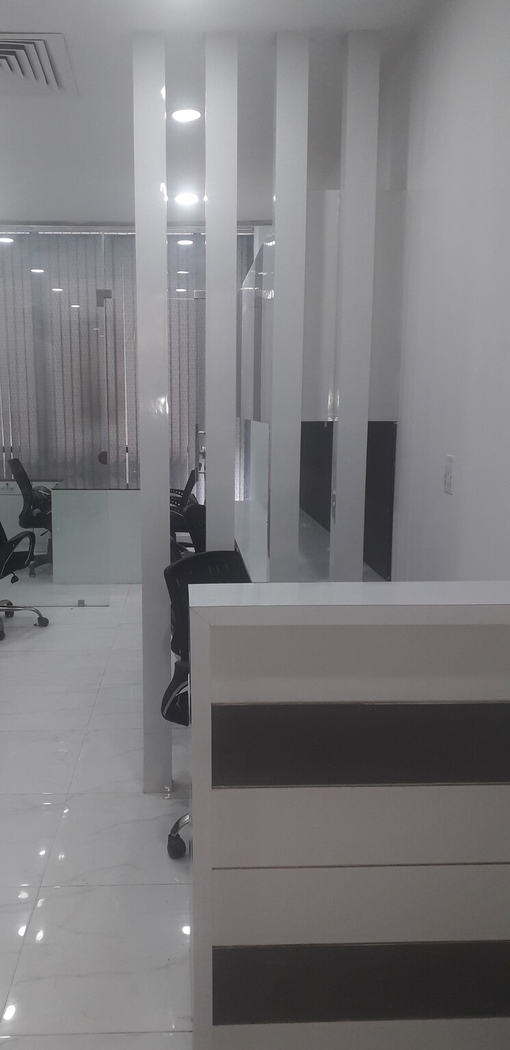 Team Area, bestfield Commercial Office Space 650 Sq.Ft. In Netaji Subhash Place Delhi 8759776