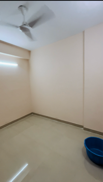 Room in 2 BHK Apartment at Amrapali Dream Valley, Amrapali Dream Valley – for Rent