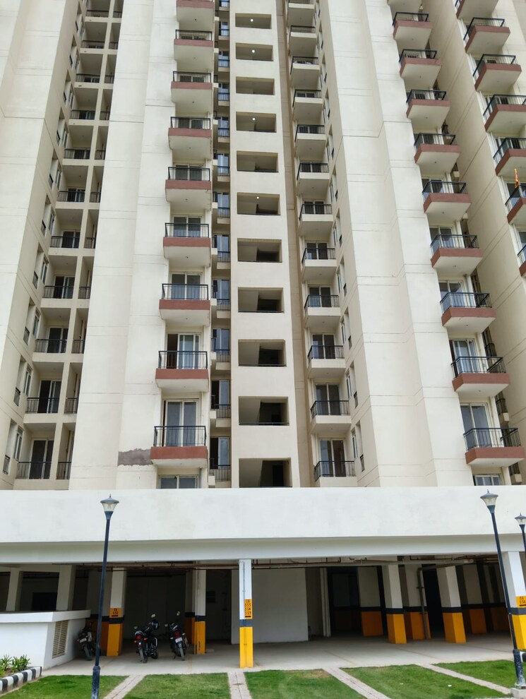 Exterior View, amrapali-dream-valley 2 Bedroom 805 Sq.Ft. Apartment In Amrapali Dream Valley Greater Noida 8759778