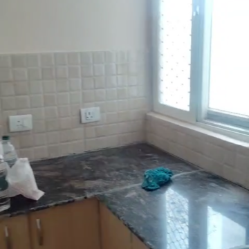 Bathroom in 2 BHK Apartment at Amrapali Dream Valley, Amrapali Dream Valley – for Rent