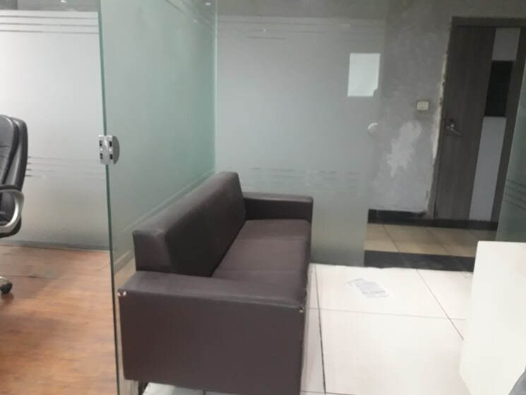 Bathroom, netaji subhash place Commercial Office Space 1000 Sq.Ft. In Netaji Subhash Place Delhi 8759780