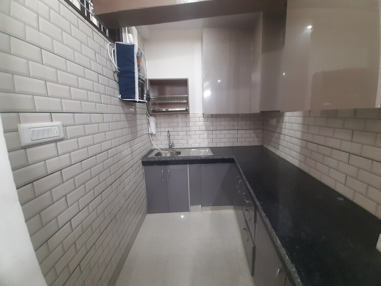 Kitchen, maidan garhi 1 Bedroom 80 Sq.Yd. Builder Floor In Maidan Garhi Delhi 8759794