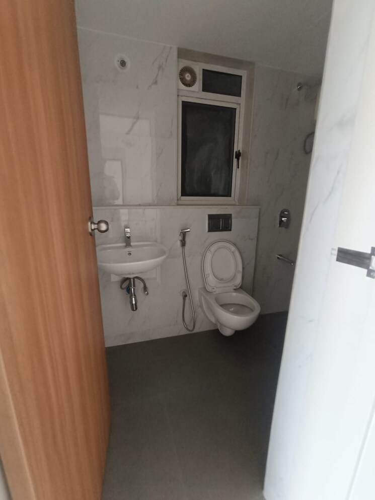 Bathroom, lodha-palava-city 1 Bedroom 479 Sq.Ft. Apartment In Dombivli East Thane 8759796