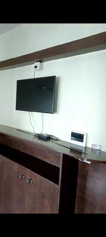 Furnished Amenities in 2 BHK Apartment at Sushant Golf City – for Rent