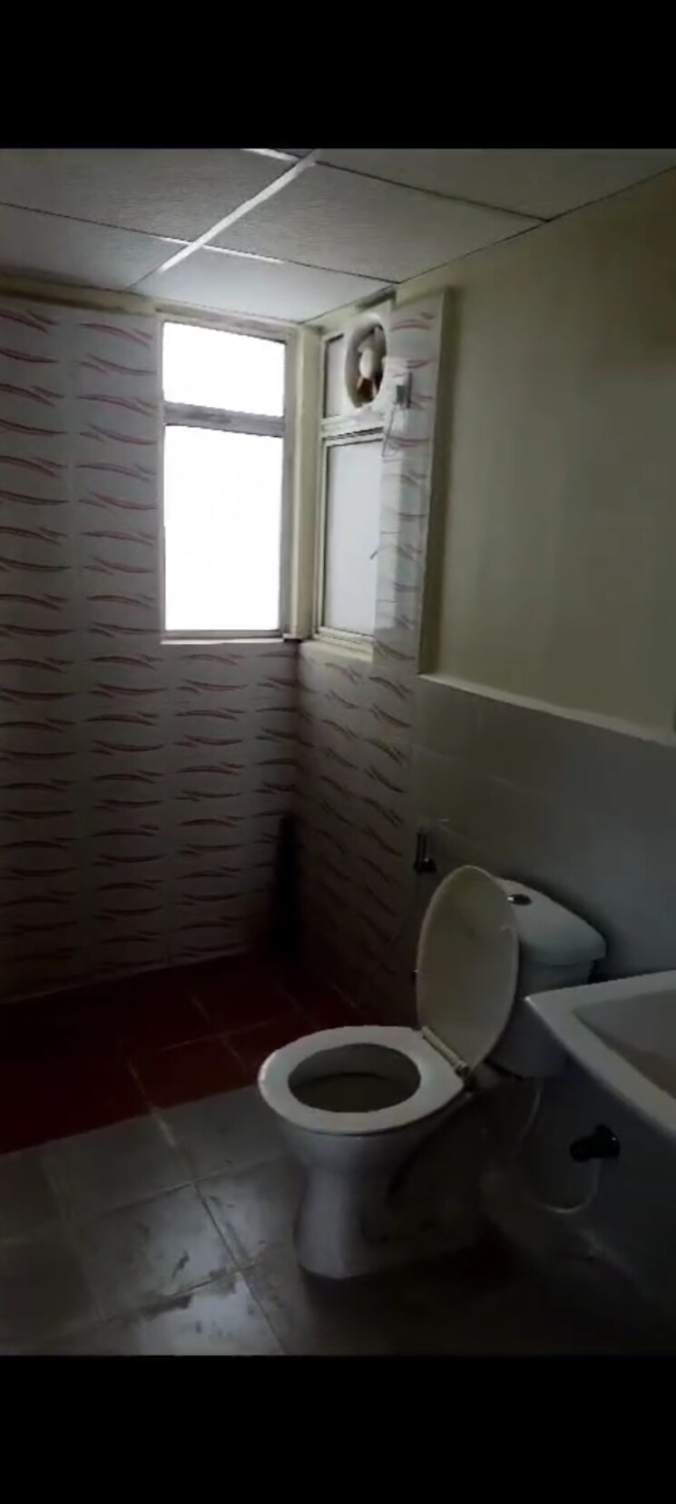 Bathroom, sushant golf city 2 Bedroom 1250 Sq.Ft. Apartment In Sushant Golf City Lucknow 8759804