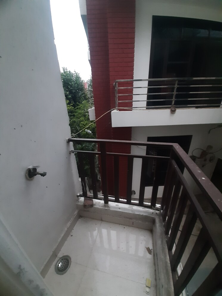 Balcony, maidan garhi 1 Bedroom 75 Sq.Yd. Builder Floor In Maidan Garhi Delhi 8759811