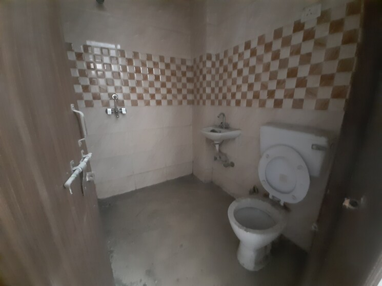 Bathroom, maidan garhi 2 Bedroom 85 Sq.Yd. Independent House In Maidan Garhi Delhi 8759817