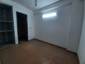 Room in 2 BHK Independent House at Maidan Garhi – for Rent
