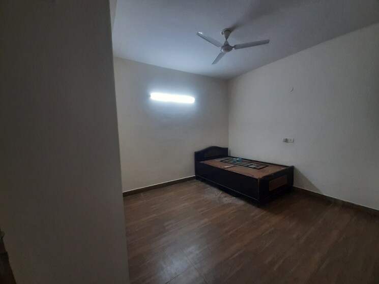 Room, rajpur 1 Bedroom 80 Sq.Yd. Apartment In Rajpur Delhi 8759820