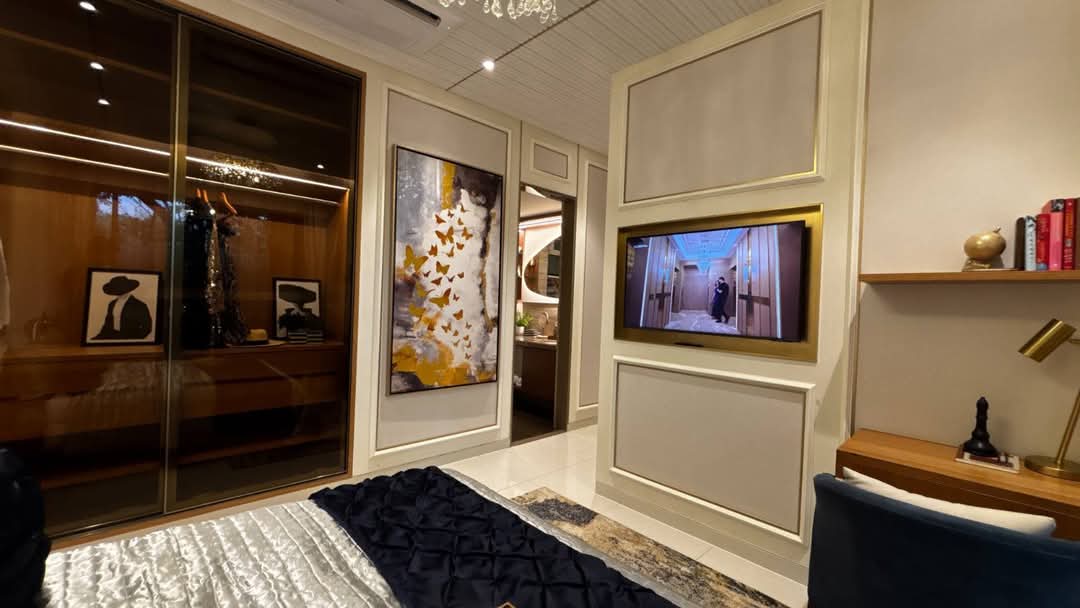 2 BHK + Extra Room Apartment For Sale in Agarwal And Doshi Complex