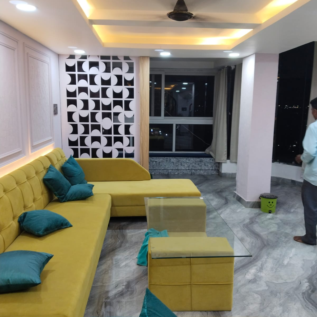 2 BHK + Pooja Room Apartment For Rent in Monisha CHS Bandra West