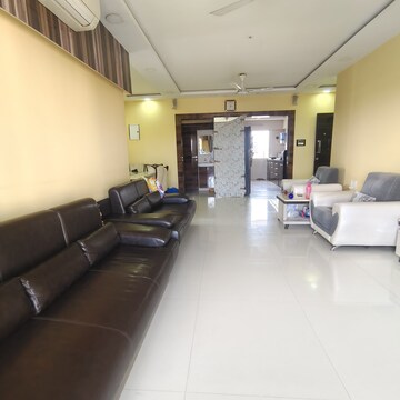 Living Room in 2 BHK Apartment at Laxmi Apartments Bandra West, Patkar Blocks – for Rent