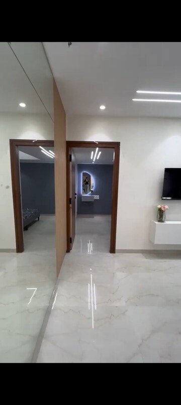 Room in 3 BHK Apartment at Oxford Navrang Oasis, Goregaon West – for Rent