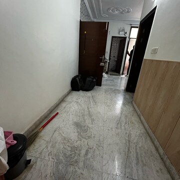 Room in 2 BHK Builder Floor at Kotla Mubarakpur – for Rent