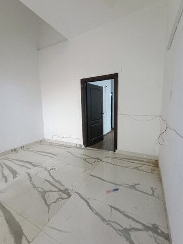 Room in 3 BHK Villa at Amrapali Leisure Valley, Tech Zone 4 Greater Noida – for Rent